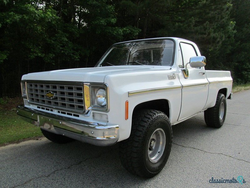1975' Chevrolet C/K Truck photo #1