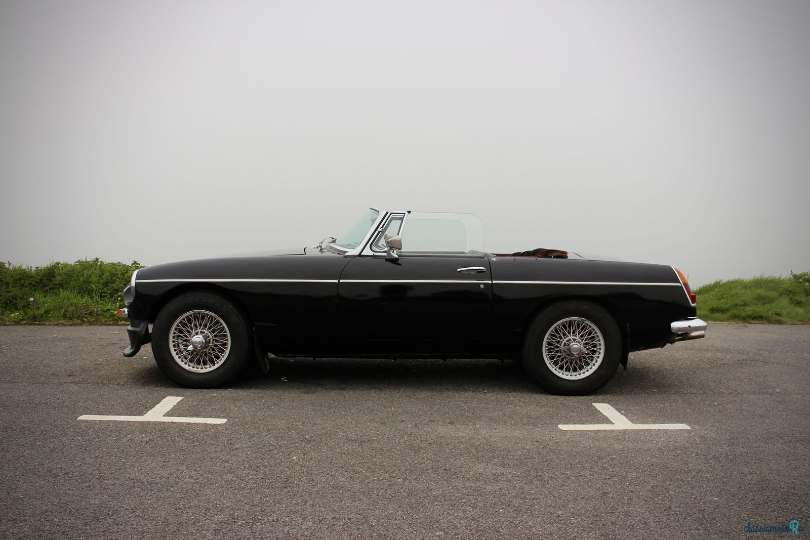 1969' MG MGB Push Button photo #2