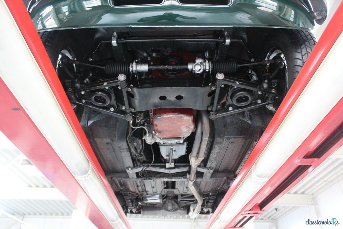 1974' MG MGB photo #5