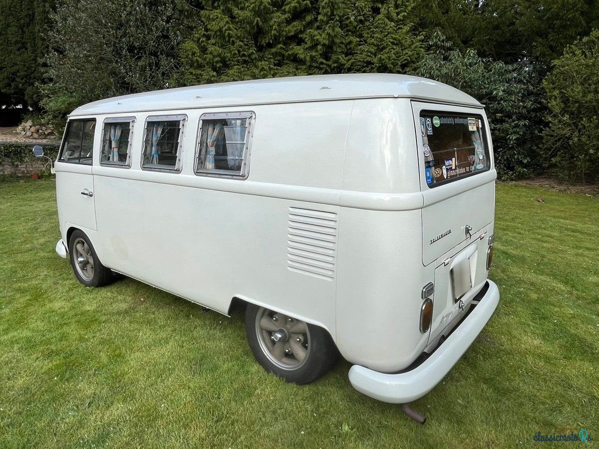 1967' Volkswagen Type 2 photo #4