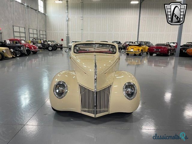 1939' Ford Deluxe photo #2