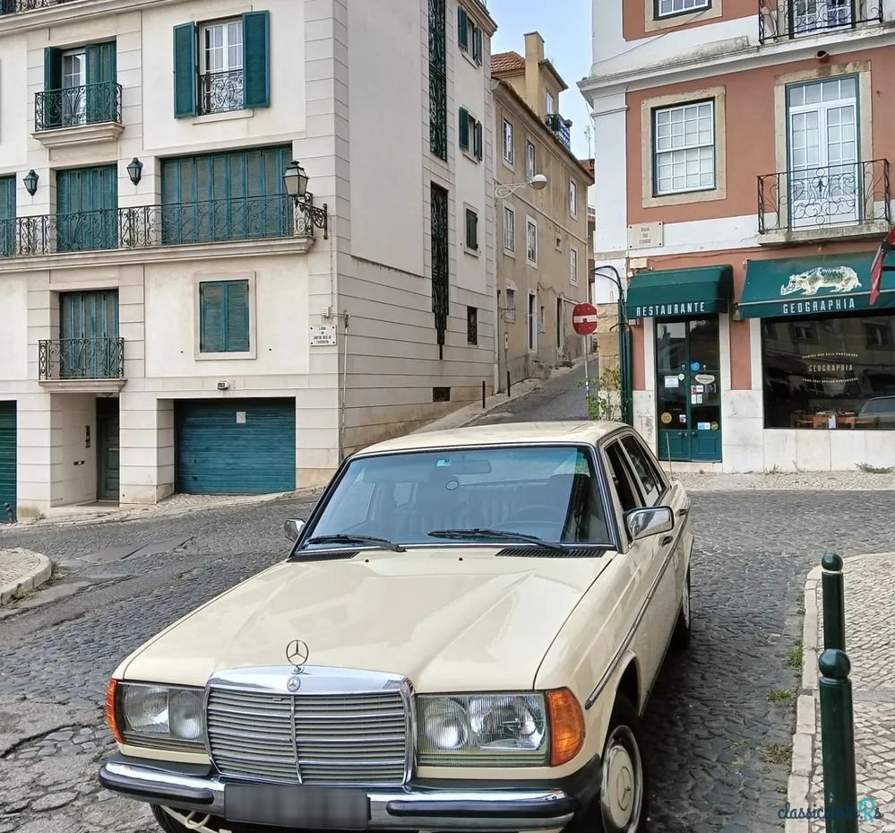 1977' Mercedes-Benz W123 photo #3