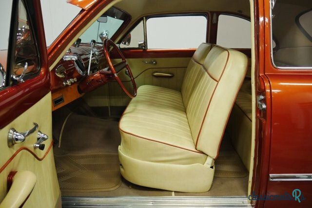 1950' Ford Custom Deluxe photo #3