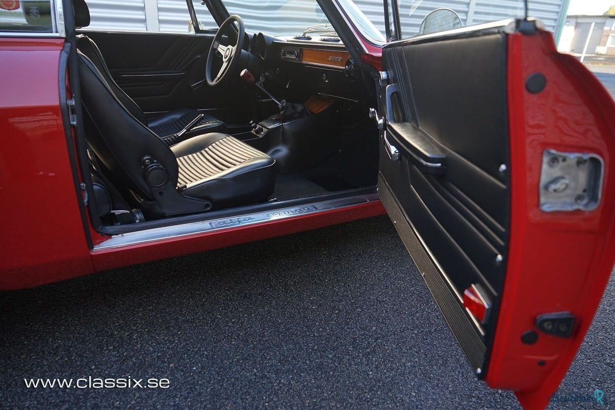 1974' Alfa Romeo Gtv 2000 photo #4