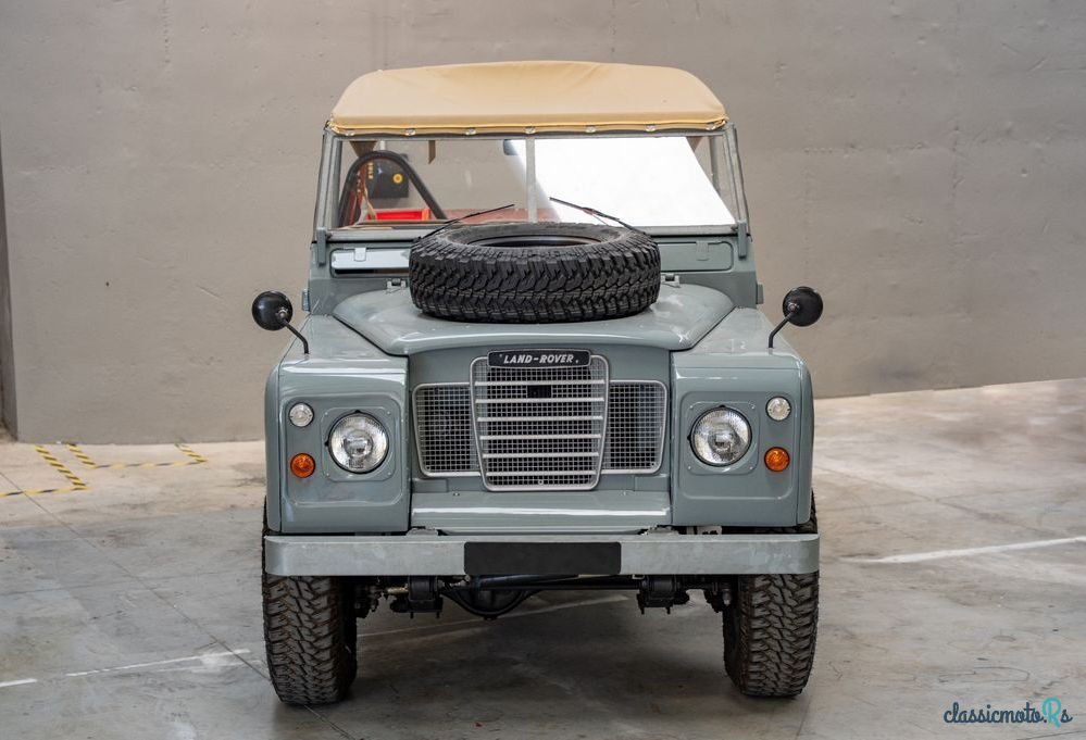 1973' Land Rover Serie III photo #2
