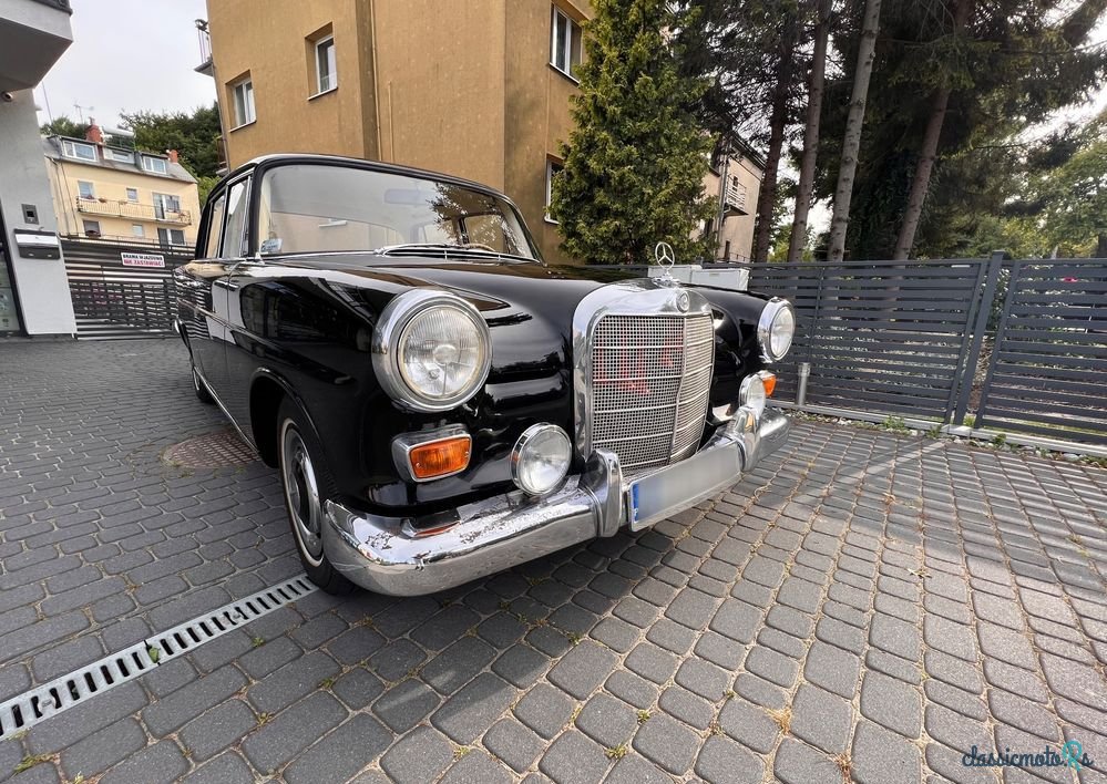 1966' Mercedes-Benz W110 photo #5