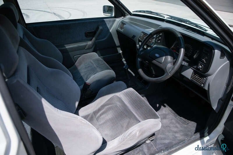 1989' Ford Escort photo #2