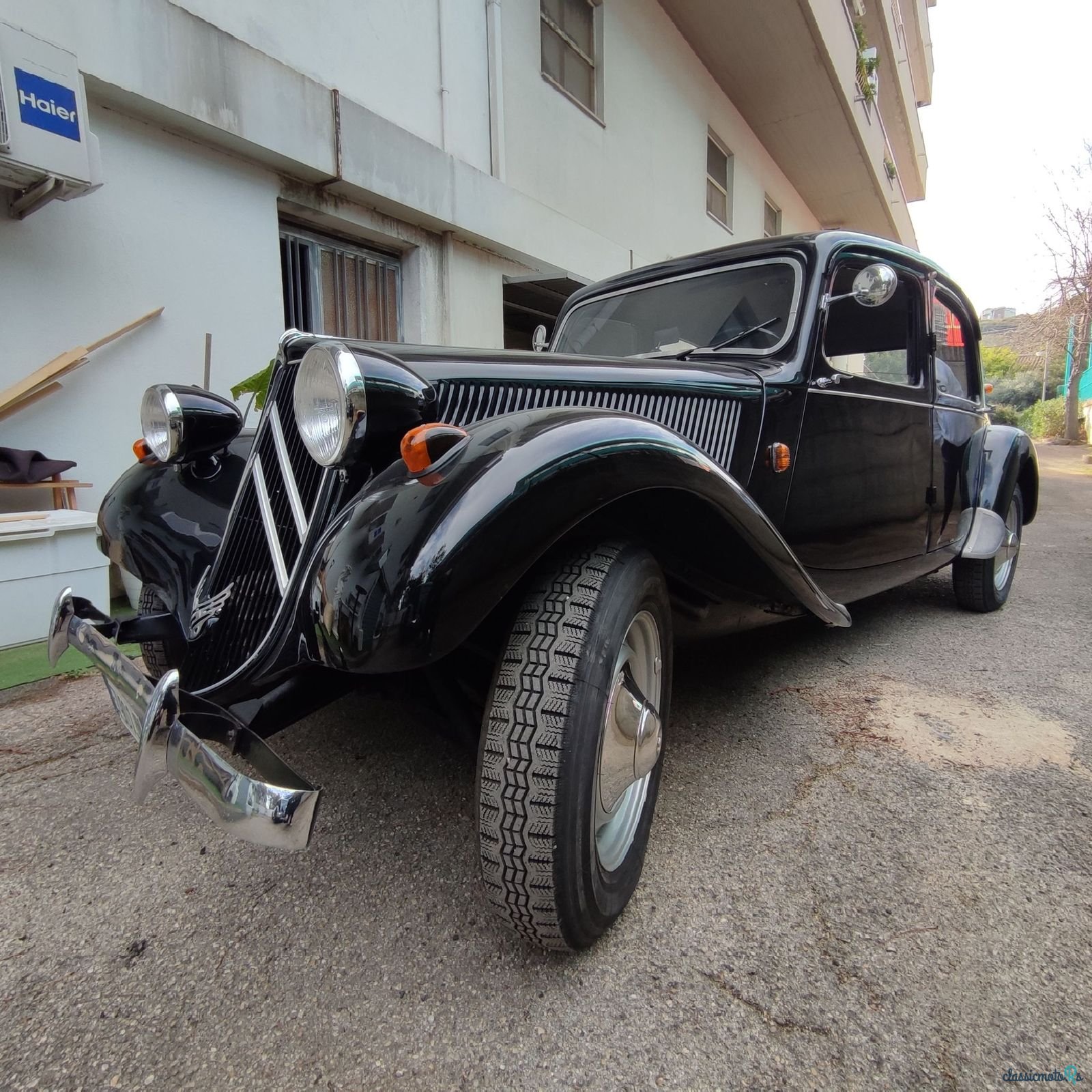 1953' Citroen Traction photo #1