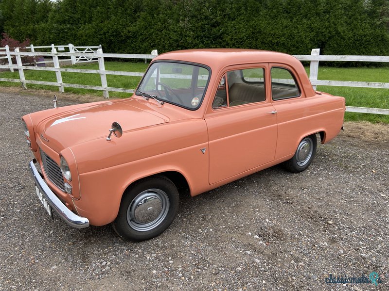 1959' Ford Anglia photo #5