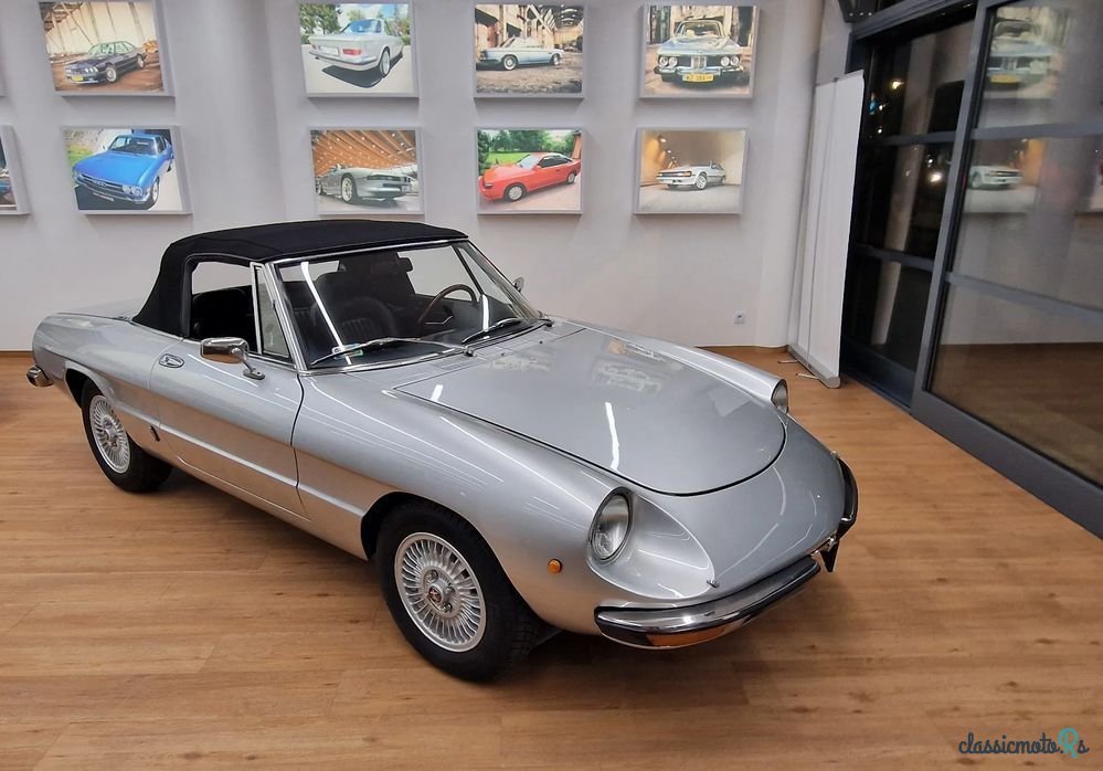 1975' Alfa Romeo Spider 2.0 photo #1