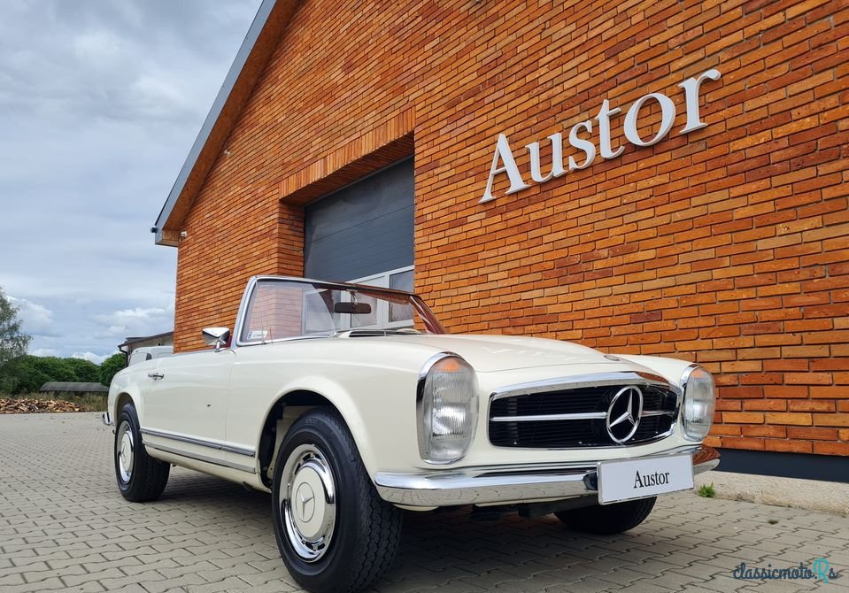 1969' Mercedes-Benz SL280 W113 PAGODA photo #1