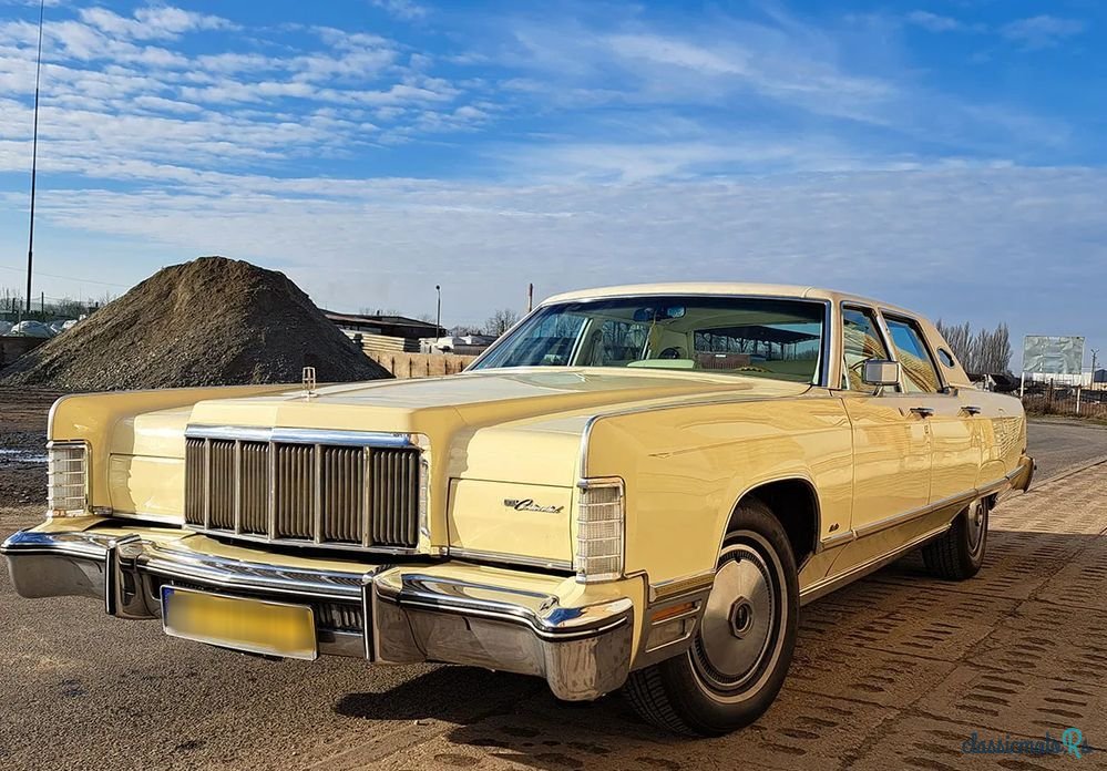 1975' Lincoln Town Car photo #1