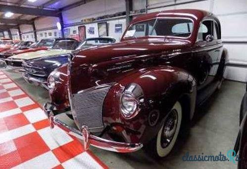 1940' Mercury Eight 2 Door Sedan photo #2