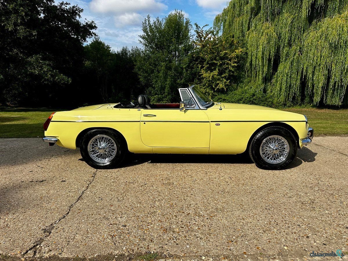 1973' MG MGB photo #5