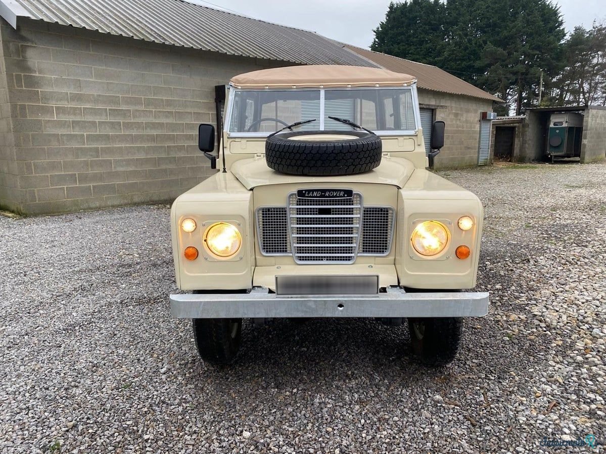 1975' Land Rover Series III photo #2