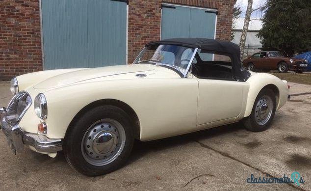 1960' MG MGA photo #4