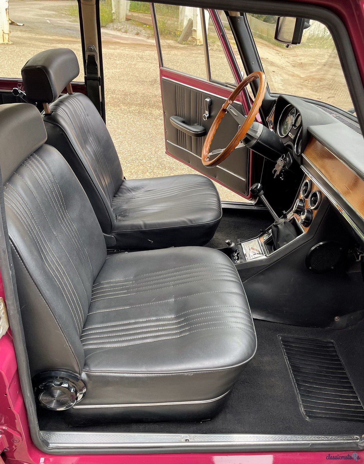 1975' Alfa Romeo Giulia photo #5