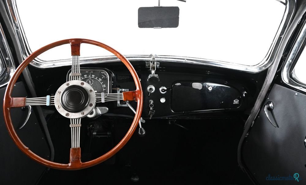 1951' Citroen 11 photo #3