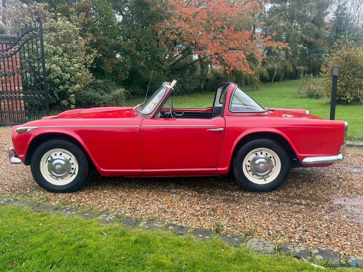 1967' Triumph TR4 photo #5