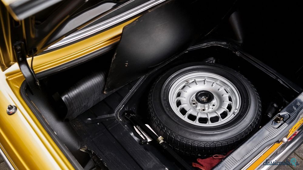 1978' Mercedes-Benz W123 photo #5