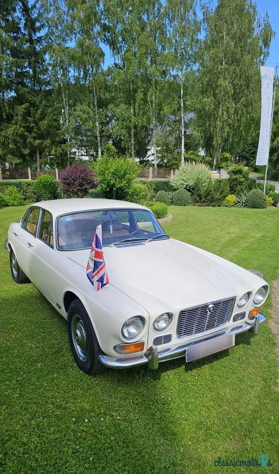 1969' Jaguar XJ photo #2