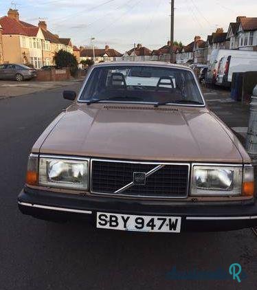 1982' Volvo 244 Dl photo #2