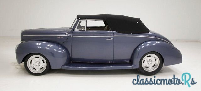 1940' Ford Deluxe photo #3
