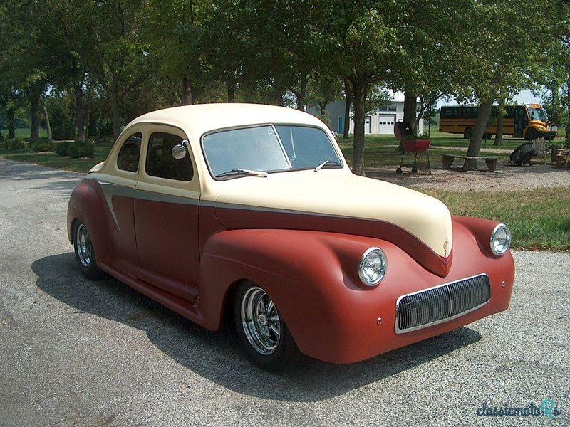 1941' Ford Deluxe photo #3