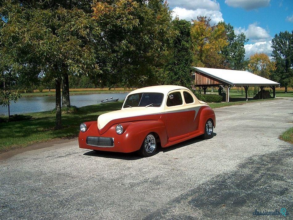 1941' Ford Deluxe photo #2