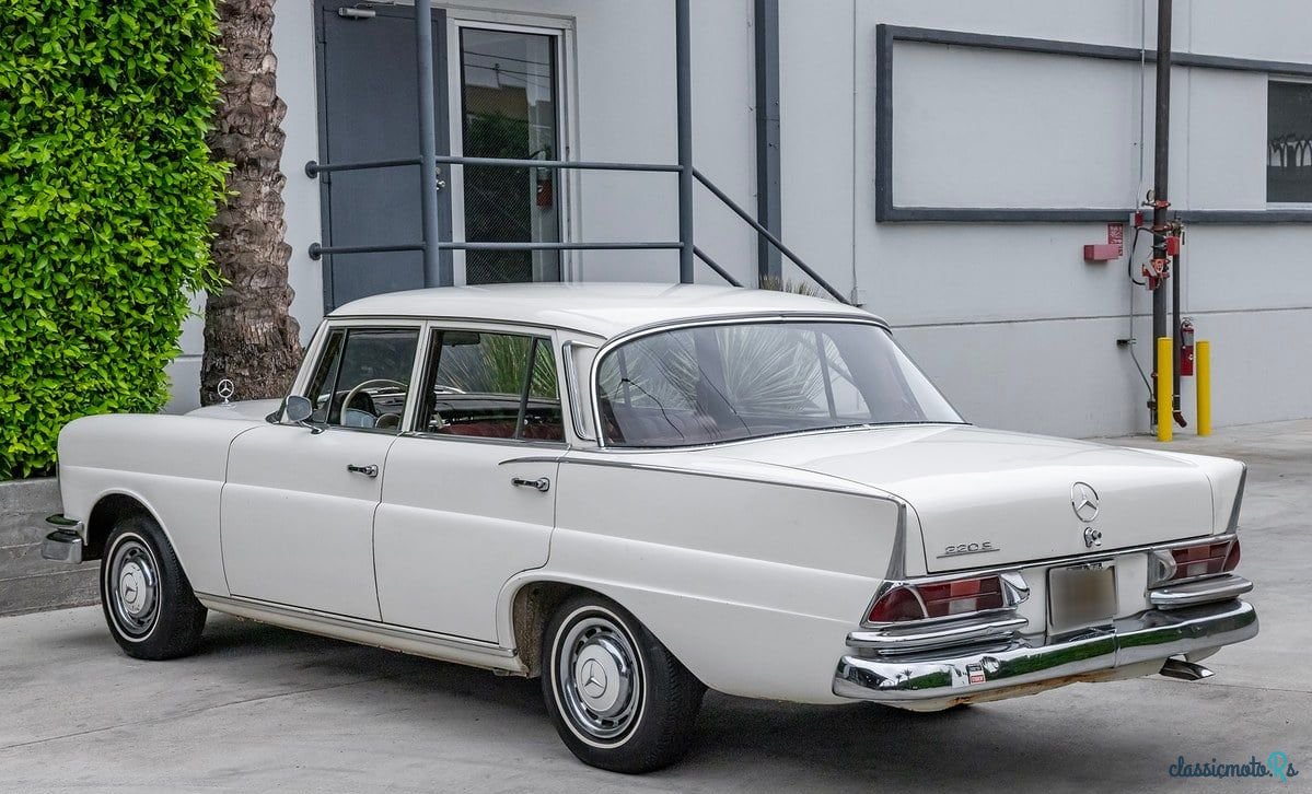 1965' Mercedes-Benz 220 photo #4