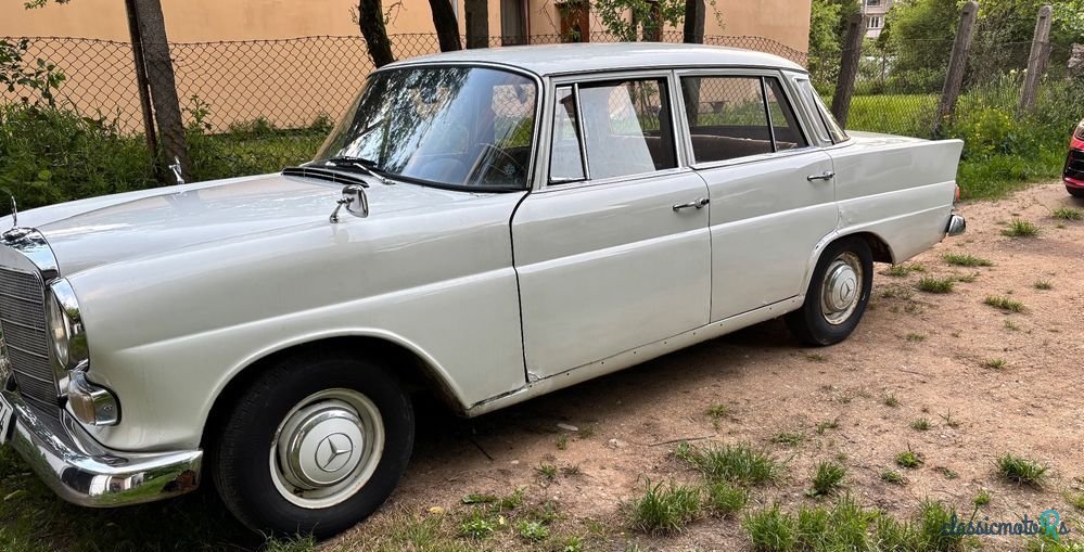 1967' Mercedes-Benz 200D photo #5