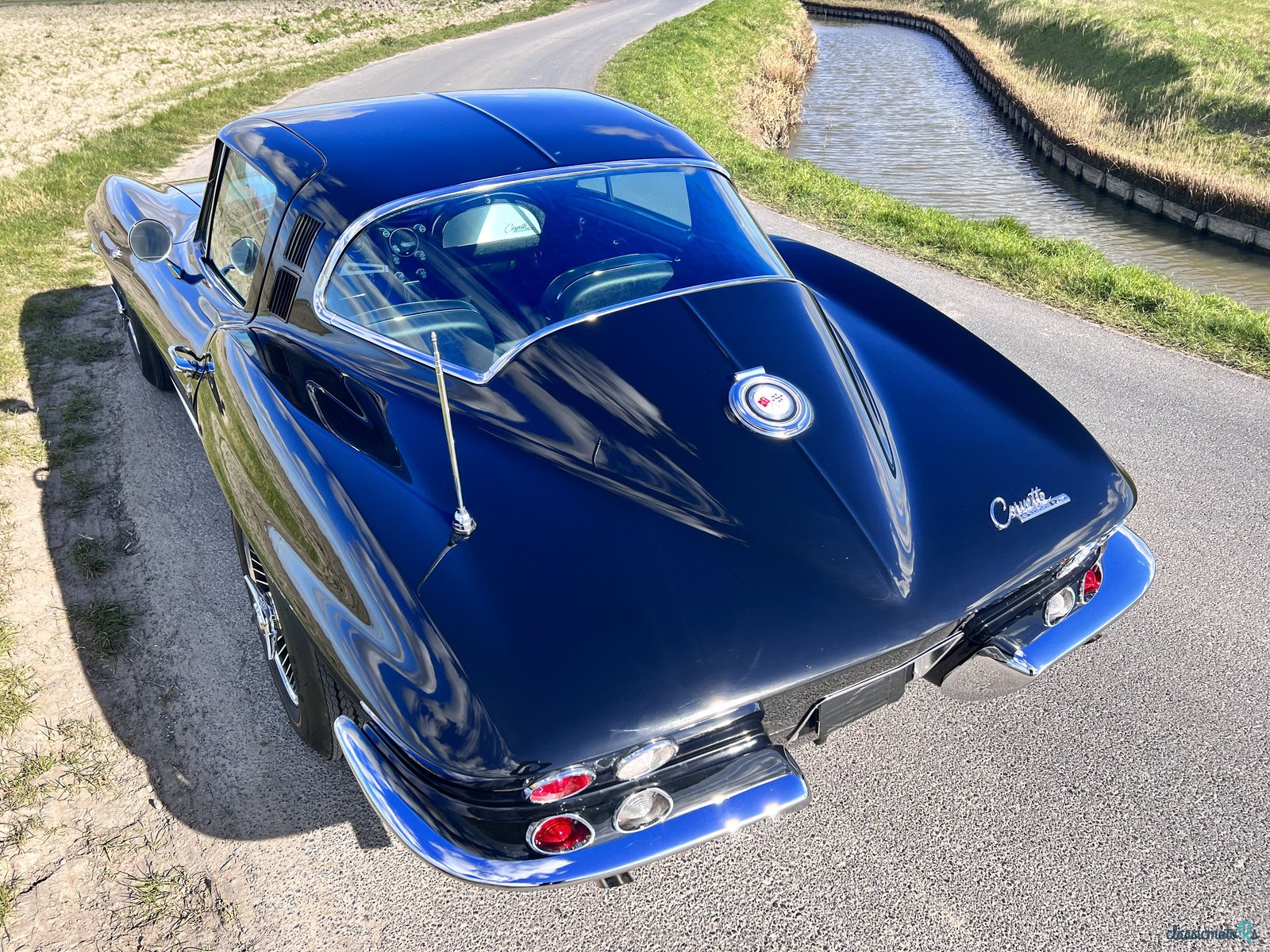 1965' Chevrolet Corvette photo #2