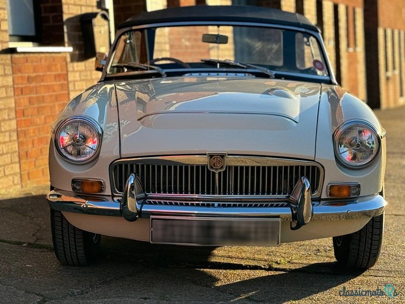 1969' MG MGC photo #2