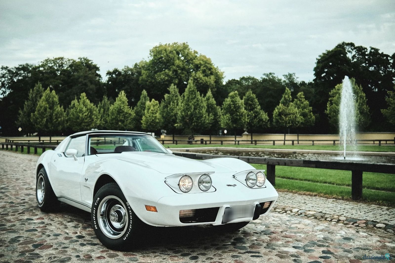 1976' Chevrolet Corvette photo #3