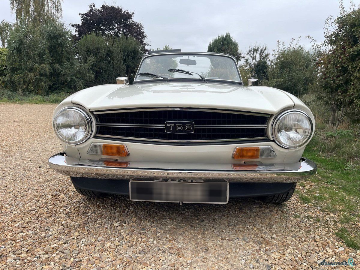 1975' Triumph TR6 photo #2