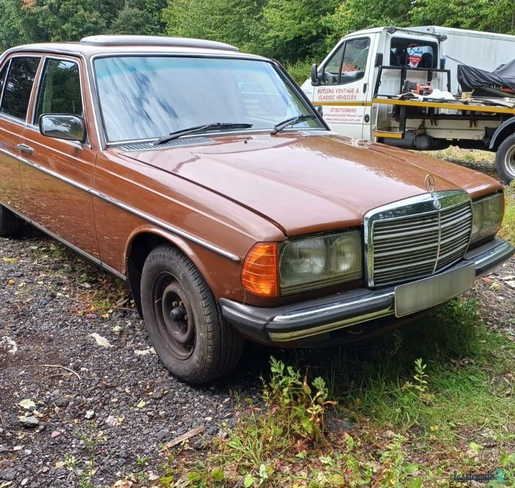1982' Mercedes-Benz 230 photo #3