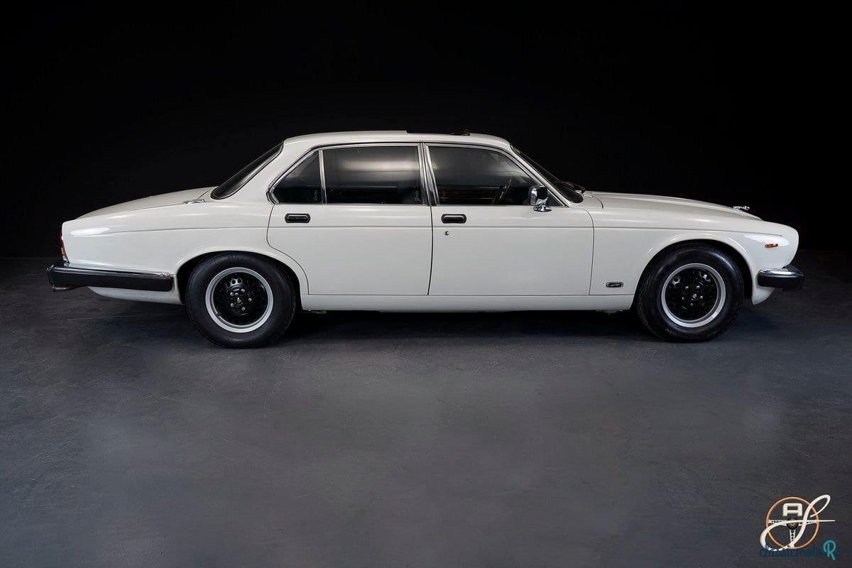 1986' Jaguar XJ photo #6