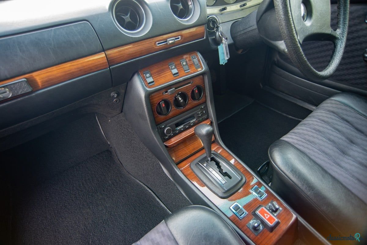 1980' Mercedes-Benz 280 photo #6
