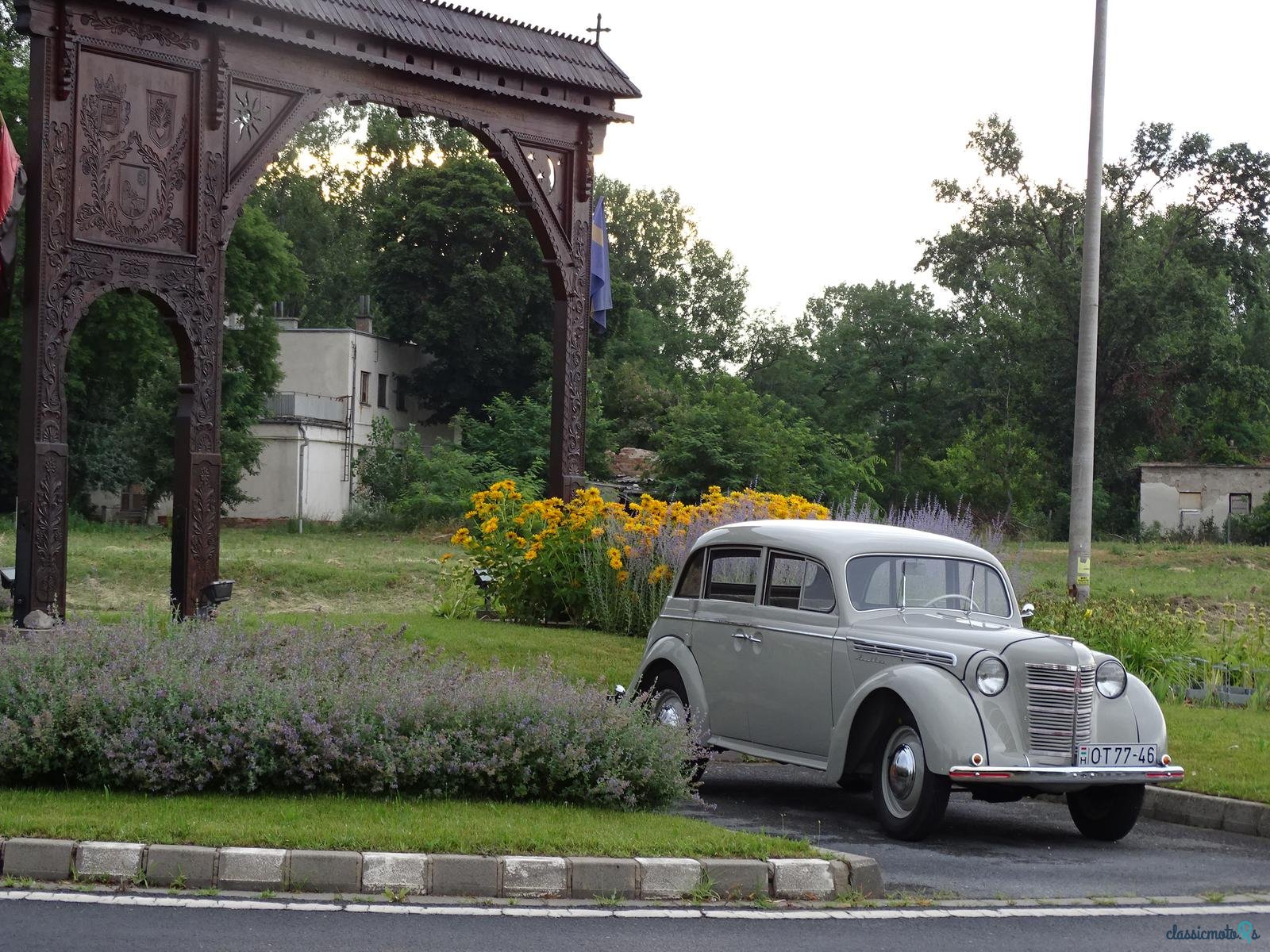 1949' Moskvitch 400 photo #3