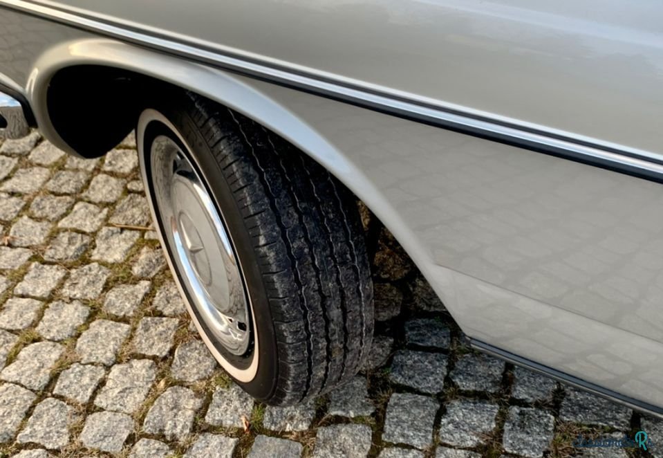 1977' Mercedes-Benz W123 photo #4