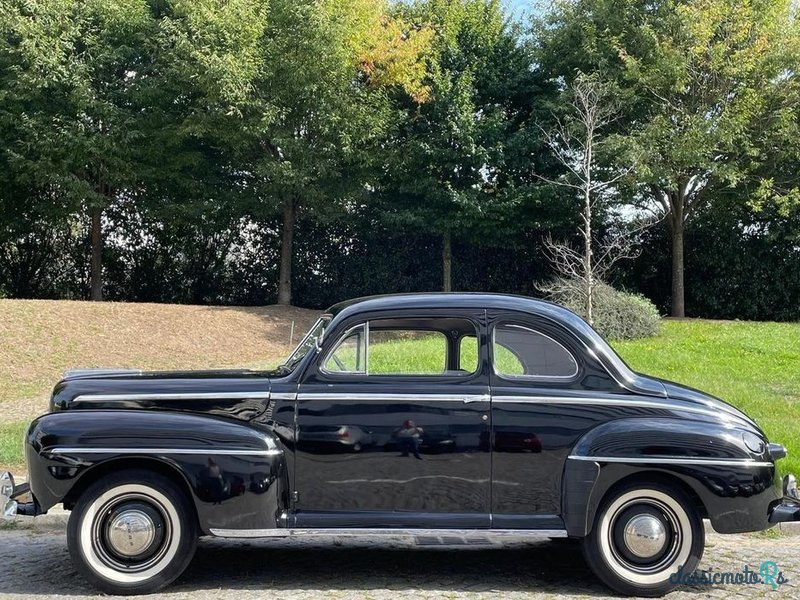 1948' Ford V8 Berline photo #2