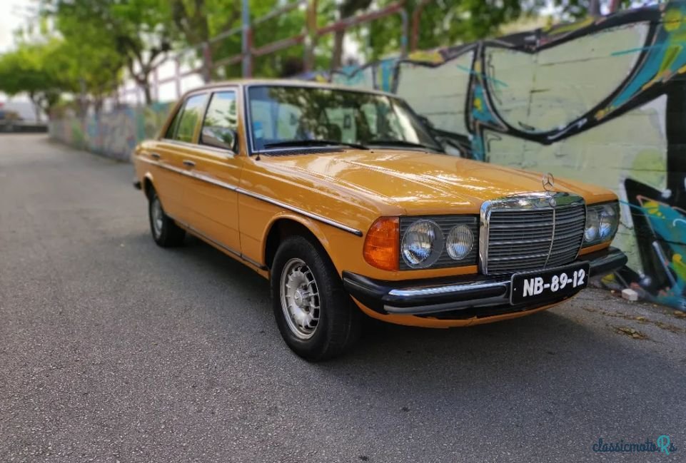 1980' Mercedes-Benz 240 photo #1