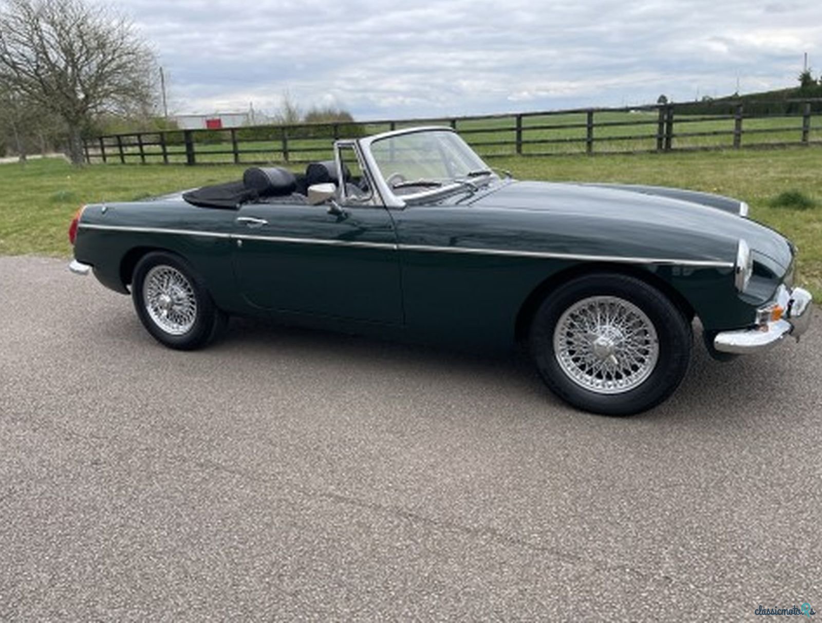 1970' MG MGB photo #5