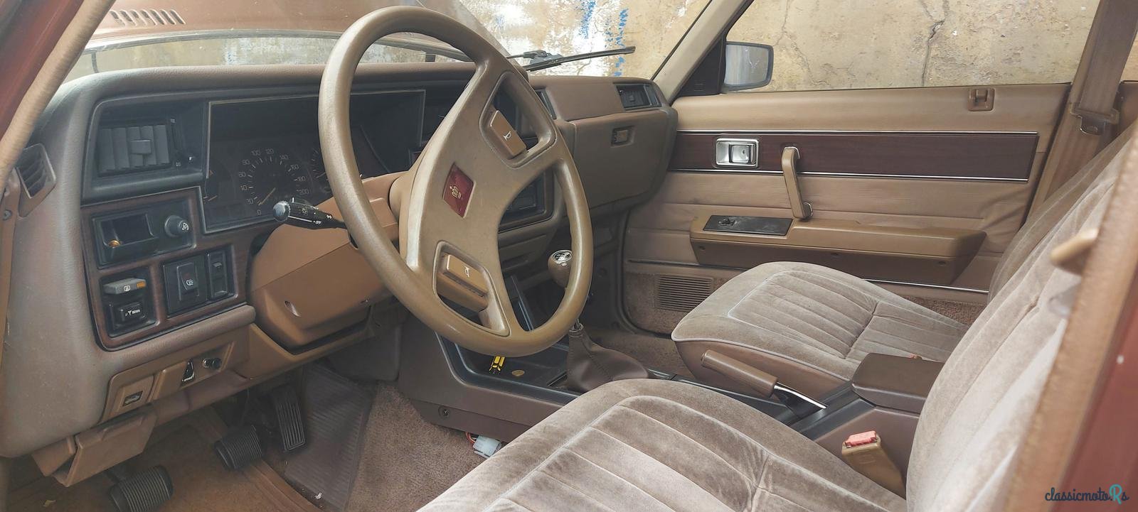 1980' Toyota Crown photo #1