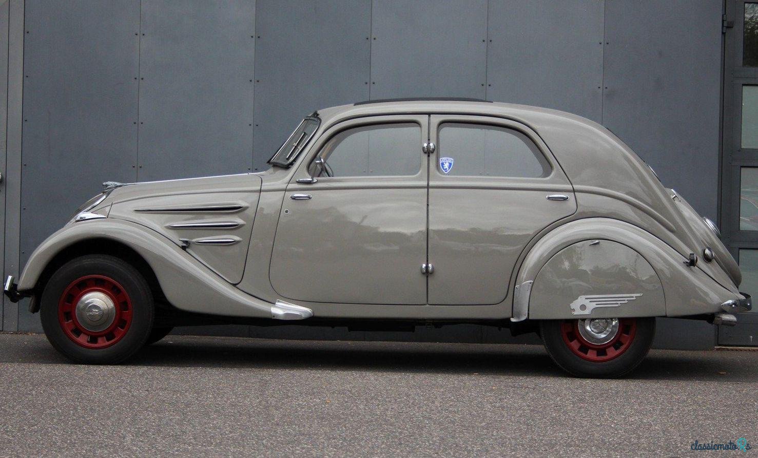 1938' Peugeot 402 photo #3