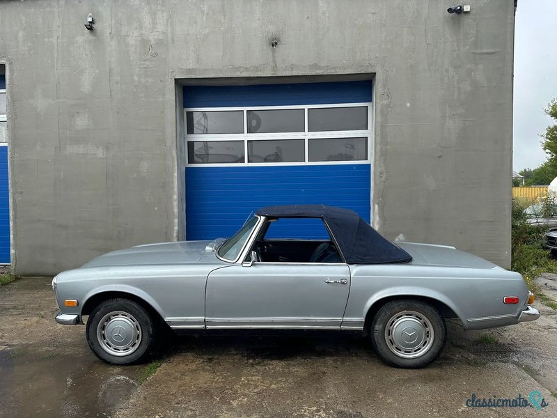 1969' Mercedes-Benz 280 photo #2