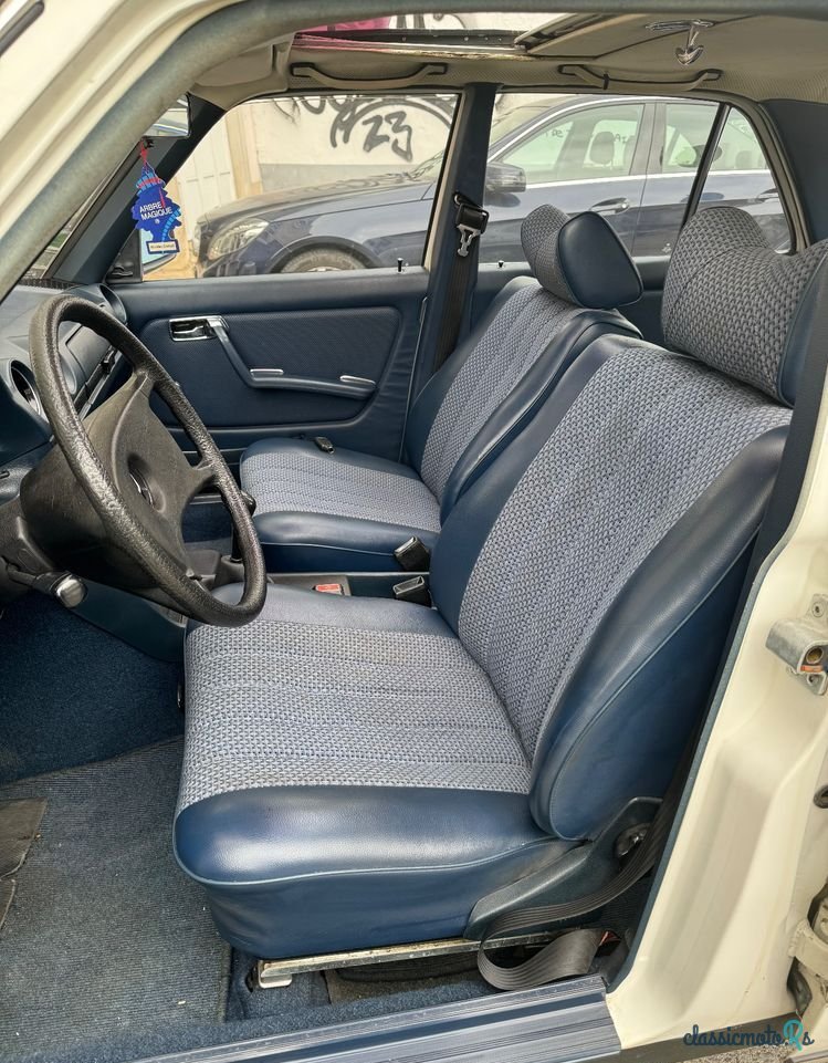 1976' Mercedes-Benz 200 photo #6