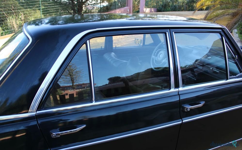 1973' Mercedes-Benz 220 photo #5