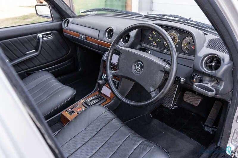 1986' Mercedes-Benz 280 photo #2