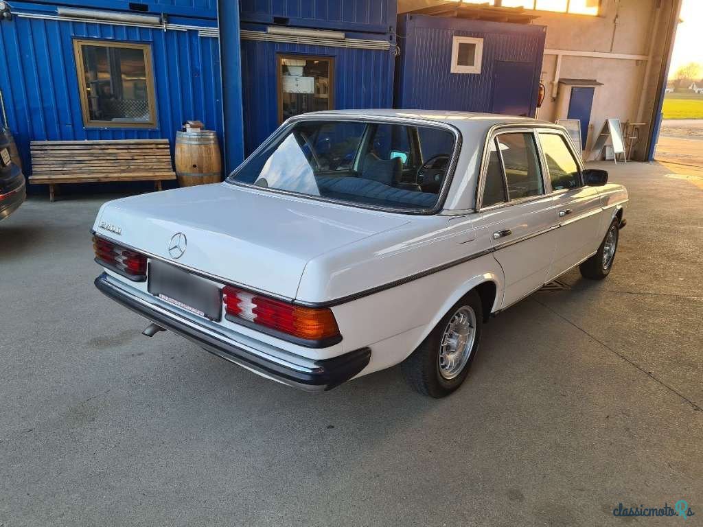 1977' Mercedes-Benz 240 W123 photo #5